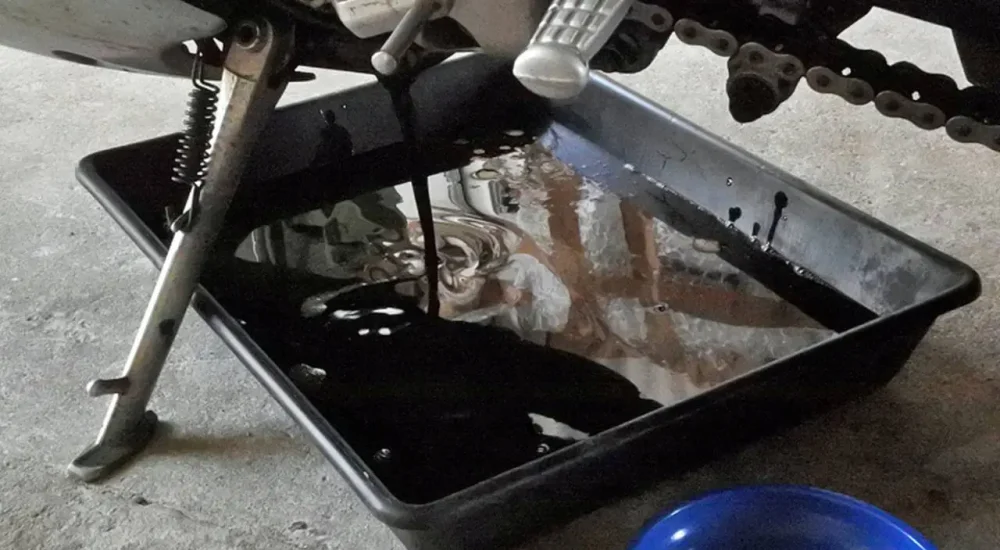 time to change motorcycle engine oil